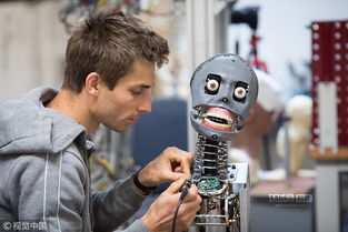 實拍英國機器人工廠 人形樣貌機器人栩栩如生